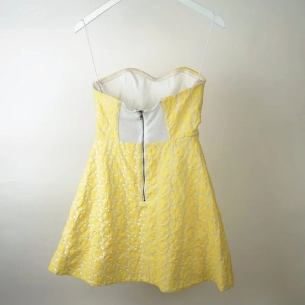 Alice + Olivia Grove Yellow Strapless Sculpted Dress - Picture 4 of 8